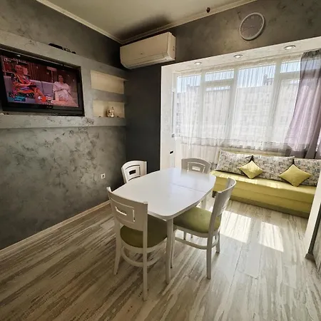 Lejlighed 1br Next To Grand Mall